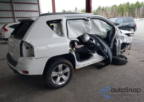 2014 Jeep Compass Sport z USA, uszkodzony, nr VIN 1C4NJDBB3ED880412